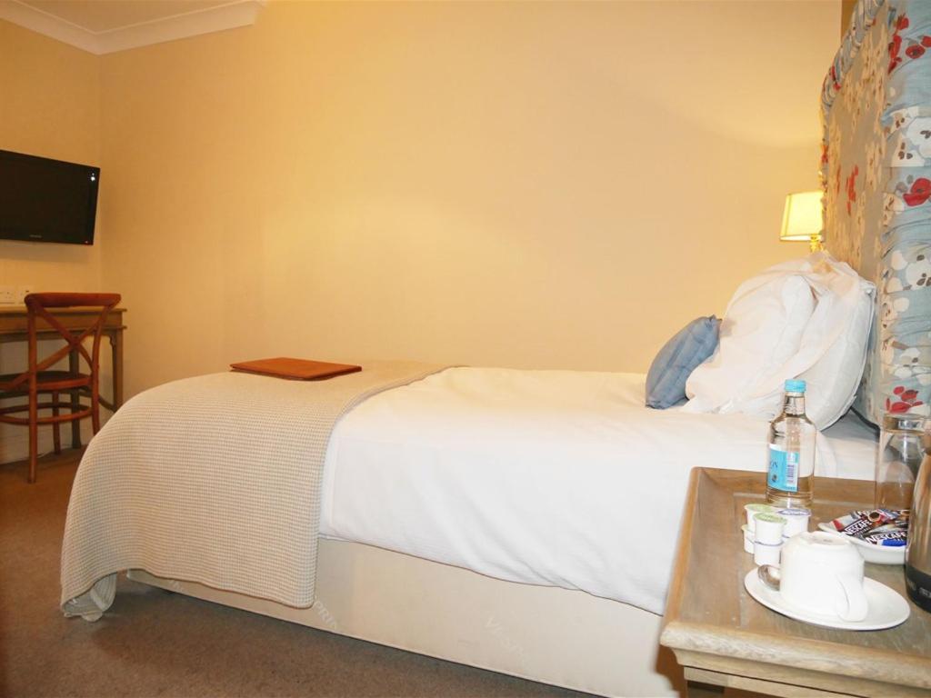 The Angel In Wootton Bassett Hotel Royal Wootton Bassett Room photo